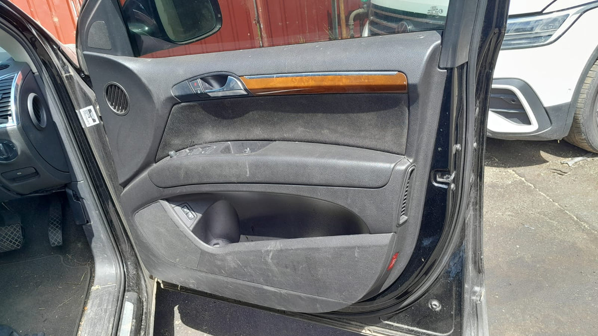 2006 AUDI Q7 DISPLAY UNIT ONLY, 8IN, 4L, 09/06-09/09 8T0919603C RADIO CD DVD SAT TV