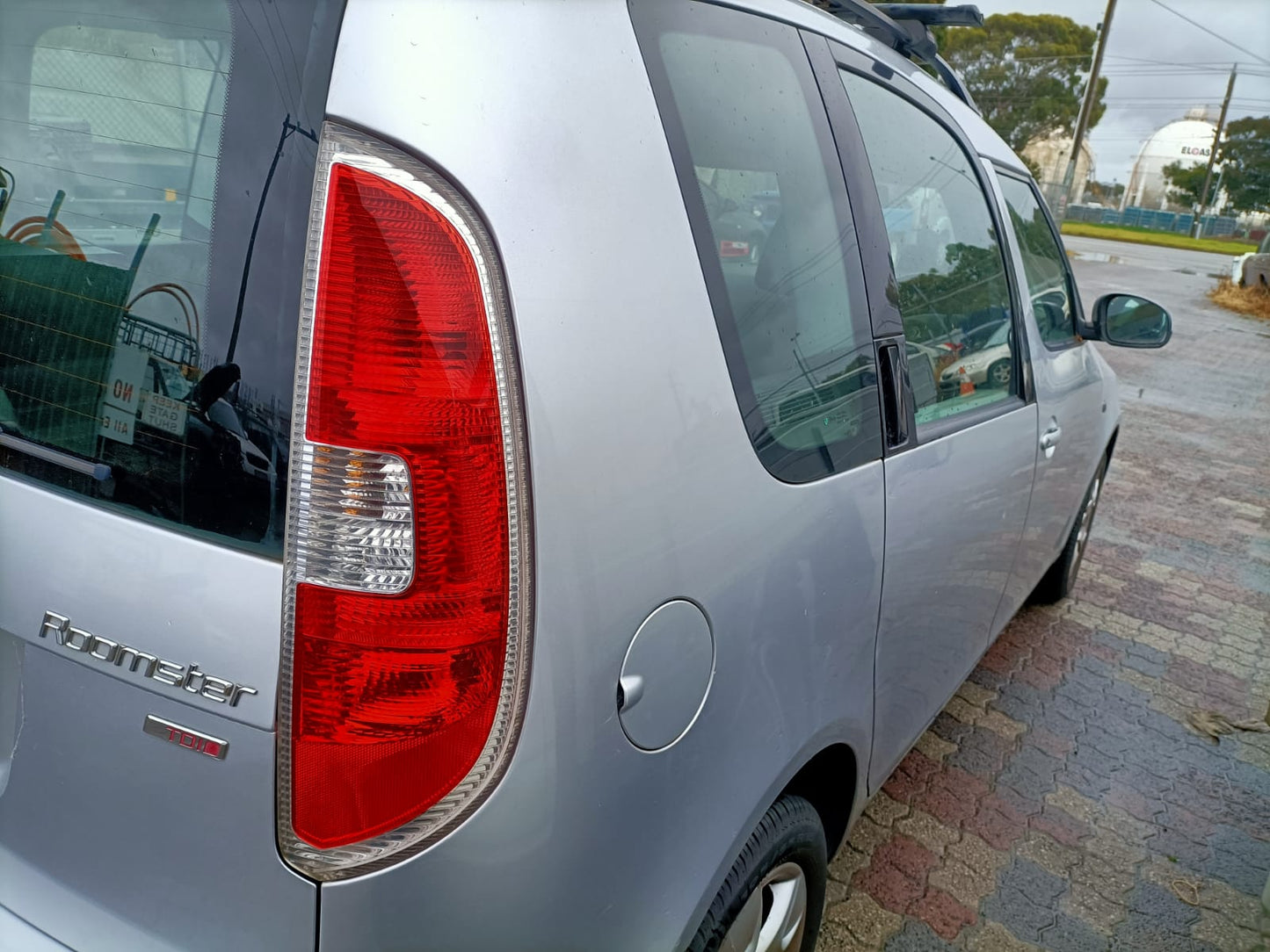 2008 SKODA ROOMSTER 5J 10/07-01/14 5J0853668A GRILLE