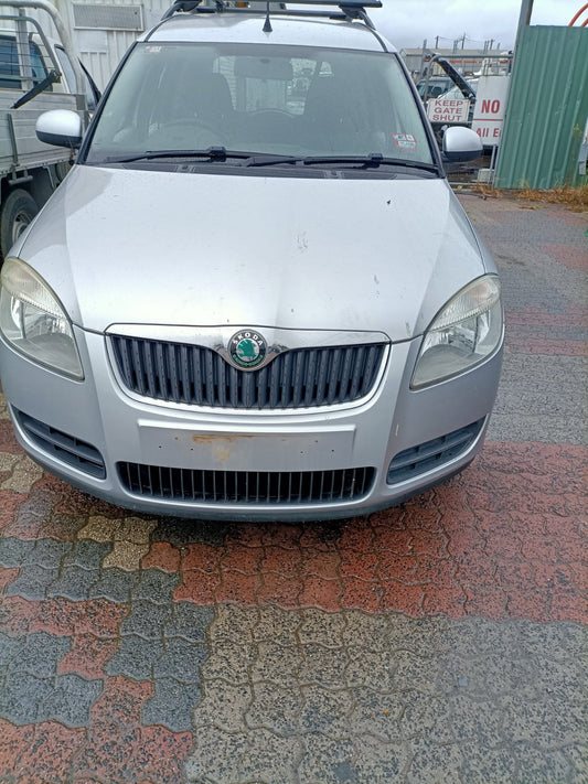 2008 SKODA ROOMSTER 5J 10/07-01/14  ECU