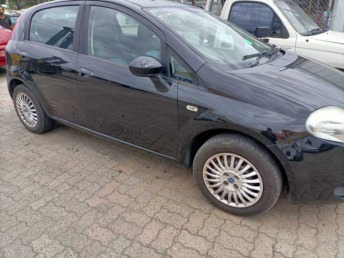 2007 FIAT PUNTO 07/06-12/09 51855636 LEFT GUARD
