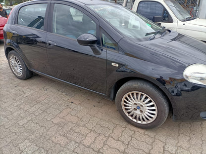 2007 FIAT PUNTO 07/06-12/09 51855636 LEFT GUARD