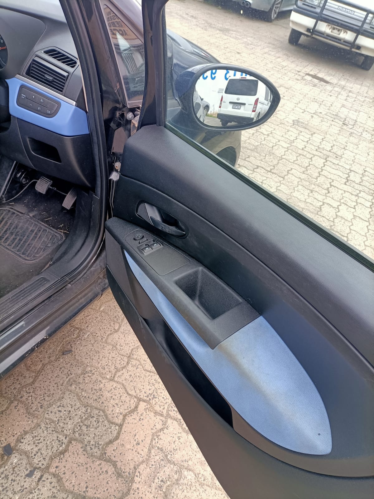 2007 FIAT PUNTO 07/06-12/09 51855636 LEFT GUARD