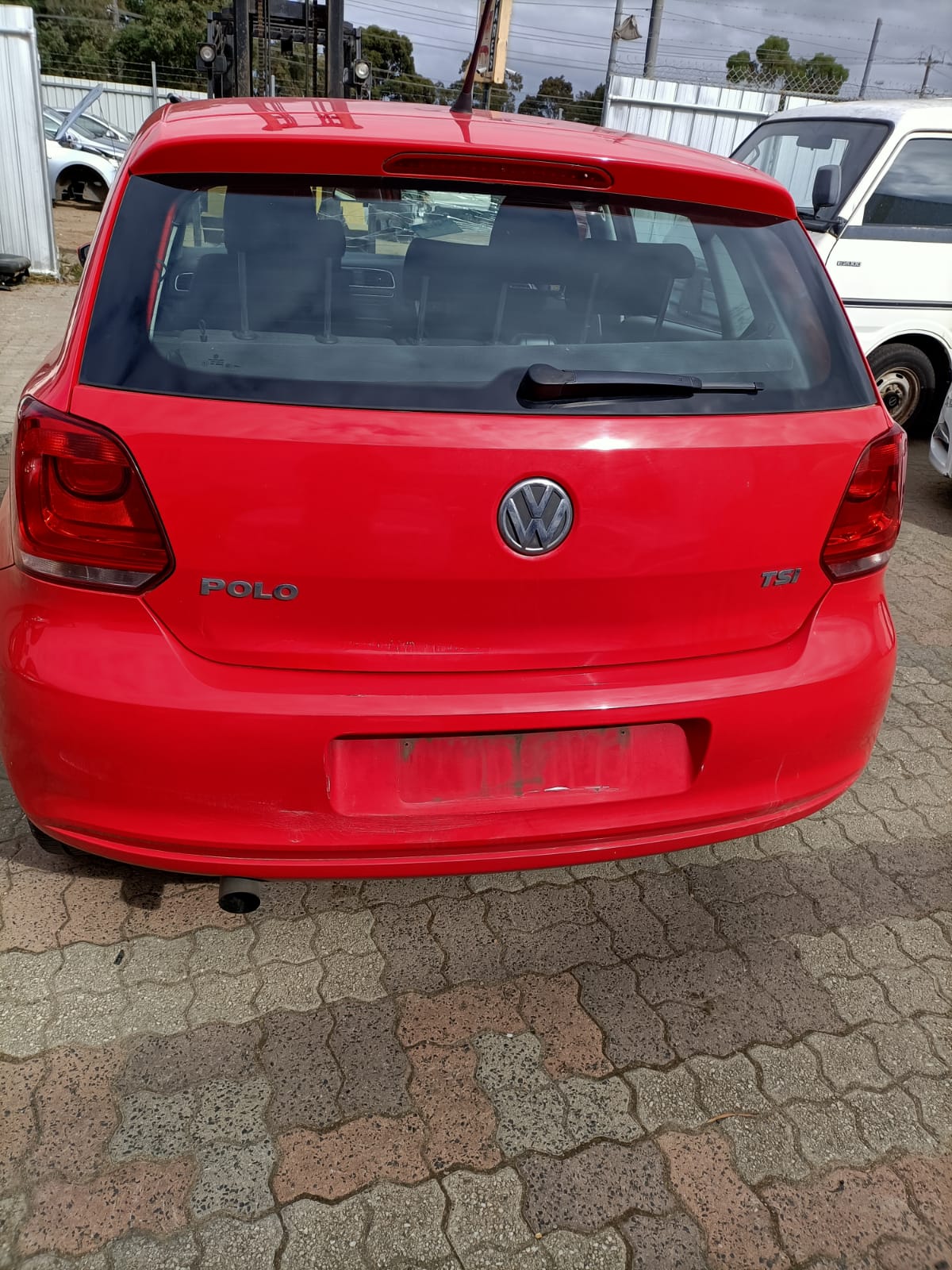 2010 VOLKSWAGEN POLO 6R, 5DR HATCH, 05/10-05/14 6R0845201A LEFT FRONT DOOR WINDOW