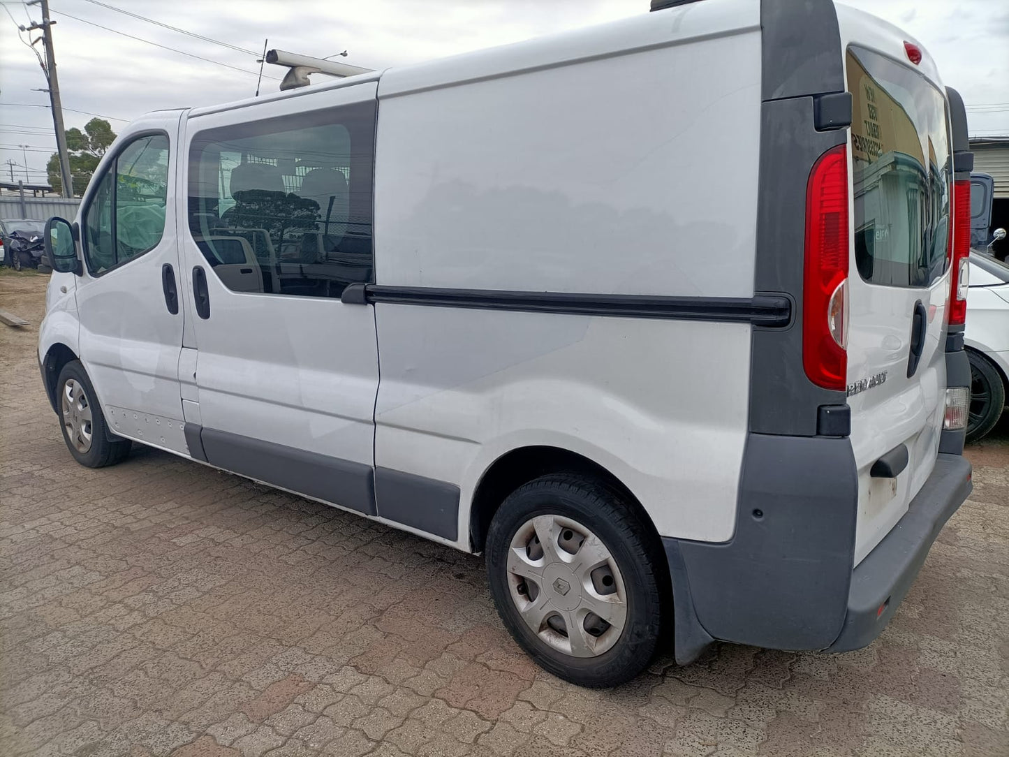 2013 RENAULT TRAFIC X83, VAN 04/04-12/14 7701034176 7701034177 REVERSING LIGHT