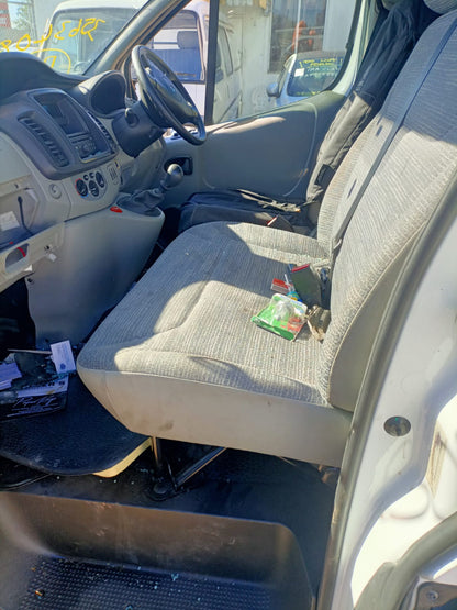 2014 RENAULT TRAFIC BARN DOOR SURROUND, 270 DEGREE DOOR LWB (VF1FLBHB), X83, 05/07-12/14 7700793306 LEFT TAILLIGHT