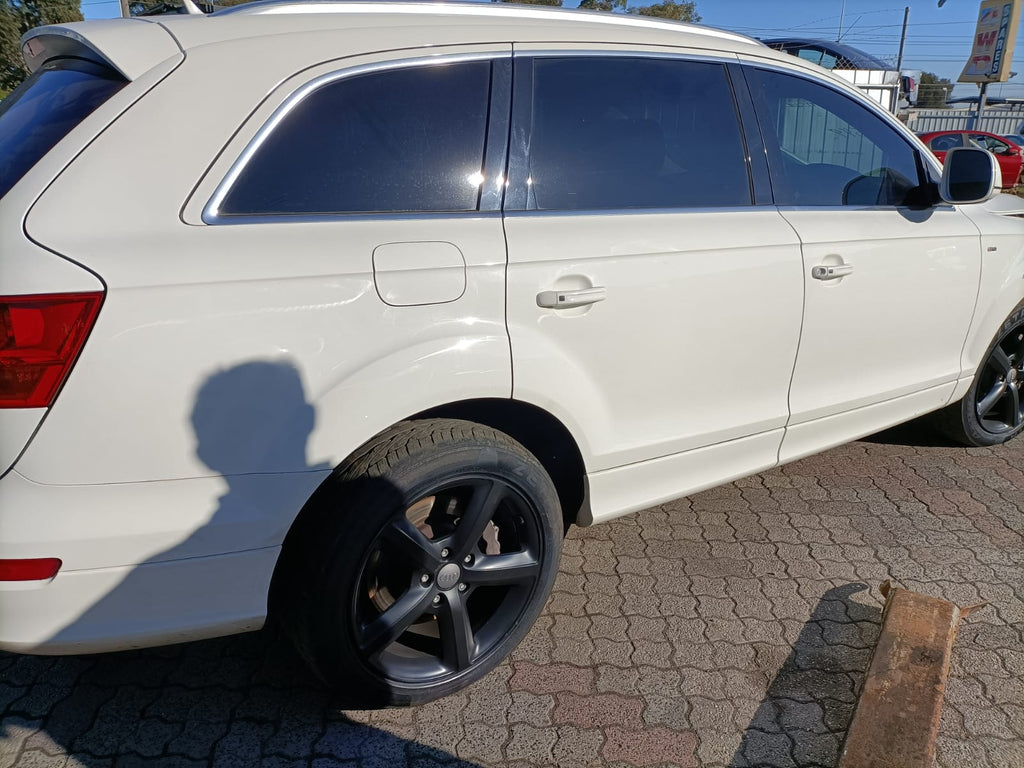 2009 AUDI Q7 4L, POWER FOLD, W/ INDICATOR, MEMORY & NO LANE CHANGE ASSIST TYPE, 09/06-09/09 4L2857410S RIGHT DOOR MIRROR