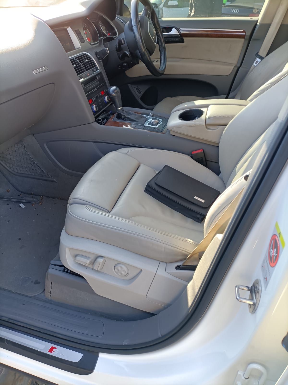 2009 AUDI Q7 4L, 09/06-08/15  LEFT GUARD