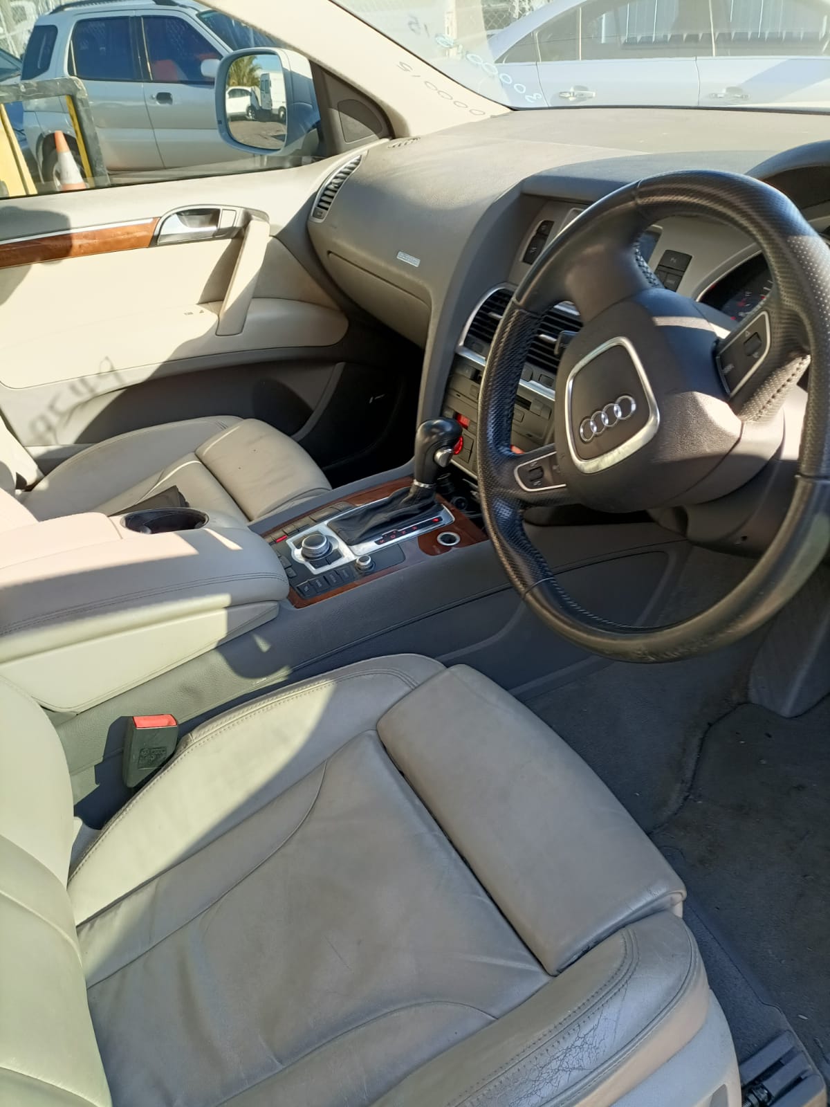 2009 AUDI Q7 4L, 09/06-08/15  LEFT GUARD