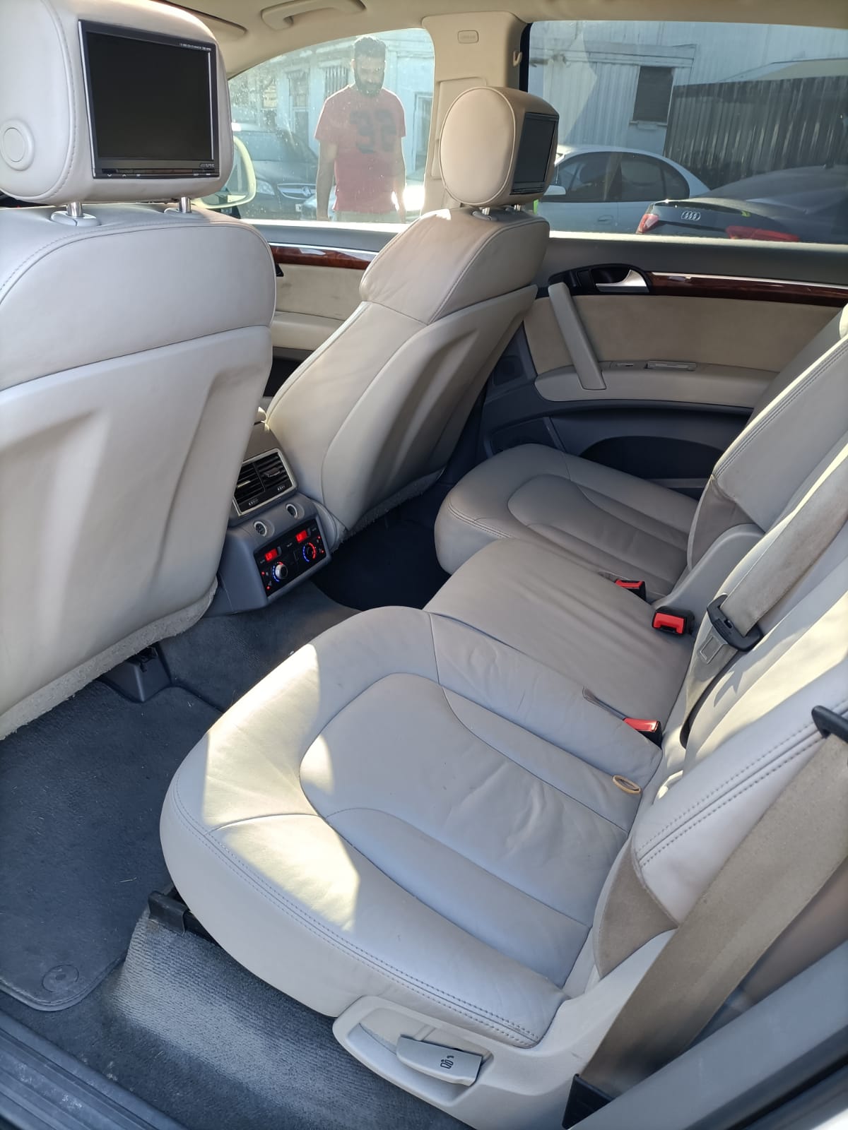 2009 AUDI Q7 4L, 09/06-08/15  LEFT GUARD
