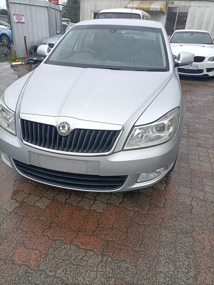 2010 SKODA OCTAVIA 1Z, RS, NON H/LAMP WASHER TYPE, 05/09-10/13 1Z0807221M FRONT BUMPER