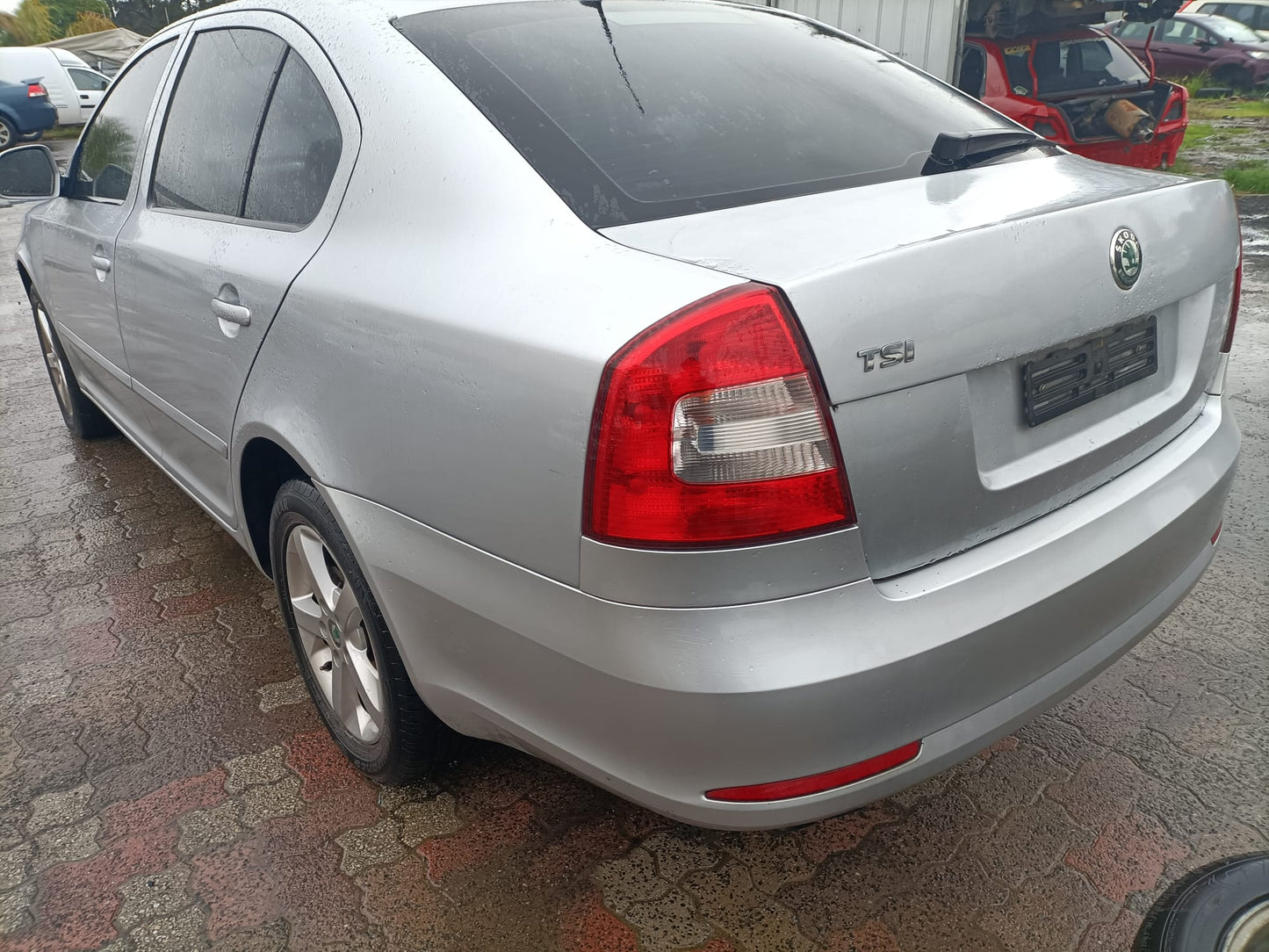 2010 SKODA OCTAVIA 1Z, LIFTBACK SEDAN, NON PARK SENSOR TYPE, 05/09-10/13  1Z5807417 REAR BUMPER
