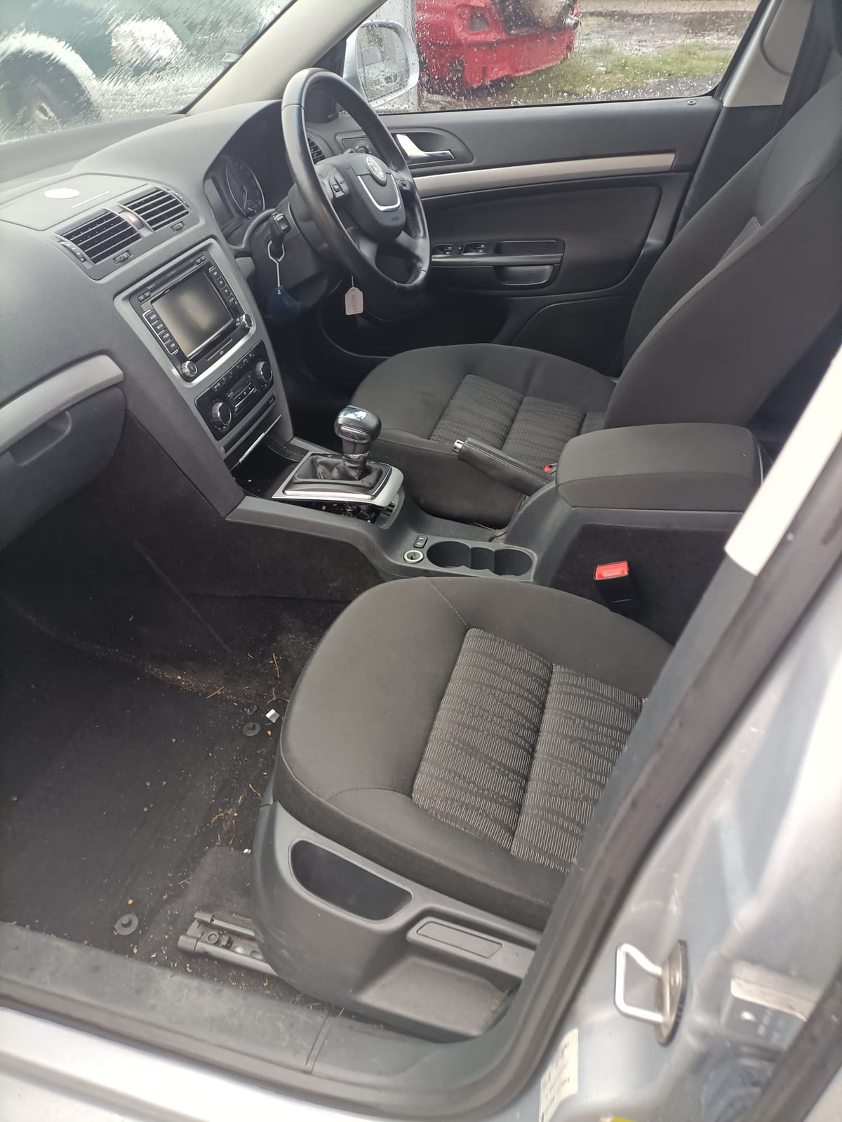 2010 SKODA OCTAVIA 1Z, LIFTBACK SEDAN, NON PARK SENSOR TYPE, 05/09-10/13  1Z5807417 REAR BUMPER