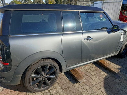 2011 MINI COOPER R55/R56/R57, MANUAL FOLD, COLOUR CODED COVER, 03/07-05/15 51162755638 RIGHT DOOR MIRROR