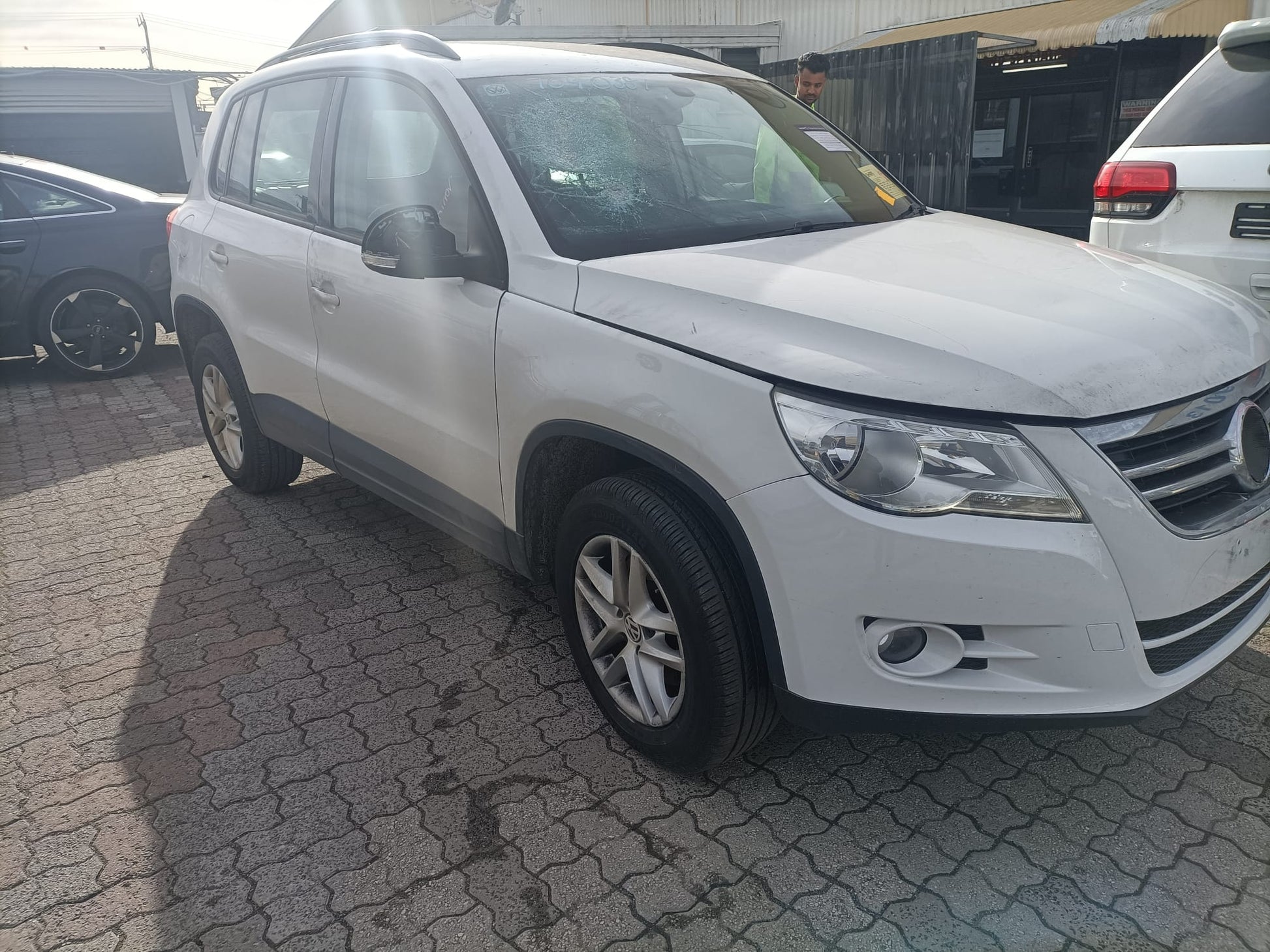 2011 VOLKSWAGEN TIGUAN BUMPER BAR (2 PIECE), 5N, NON PARK SENSOR TYPE, 05/08-06/11 5N0807421 REAR BUMPER