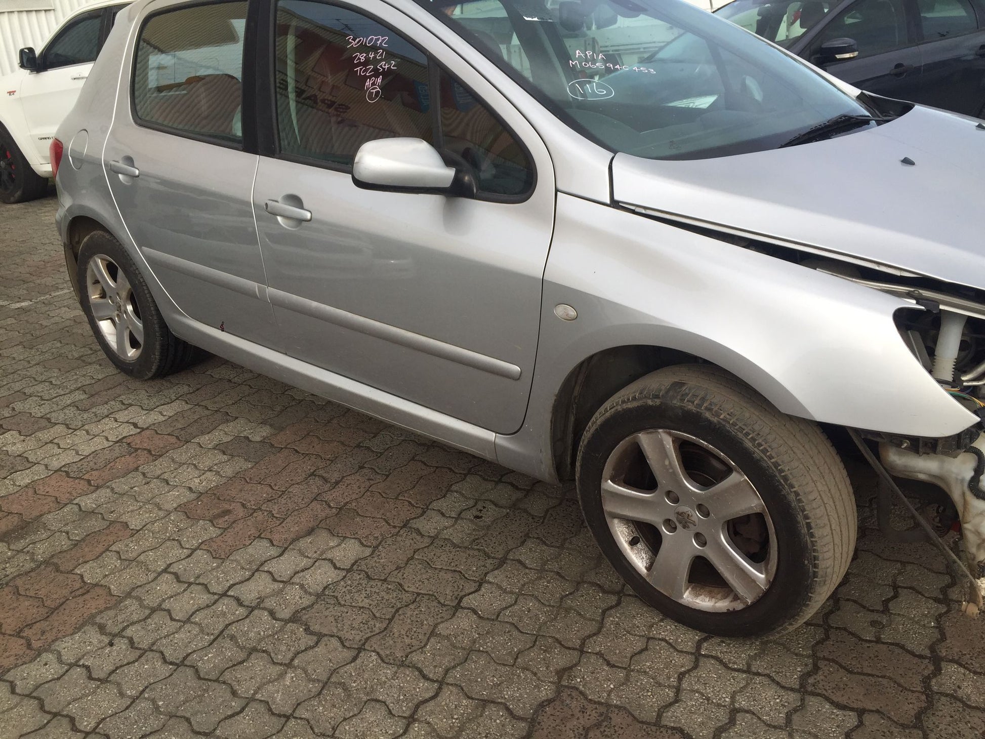 2004 PEUGEOT 307 HATCH 12/01- 9203AS LEFT REAR DOOR WINDOW