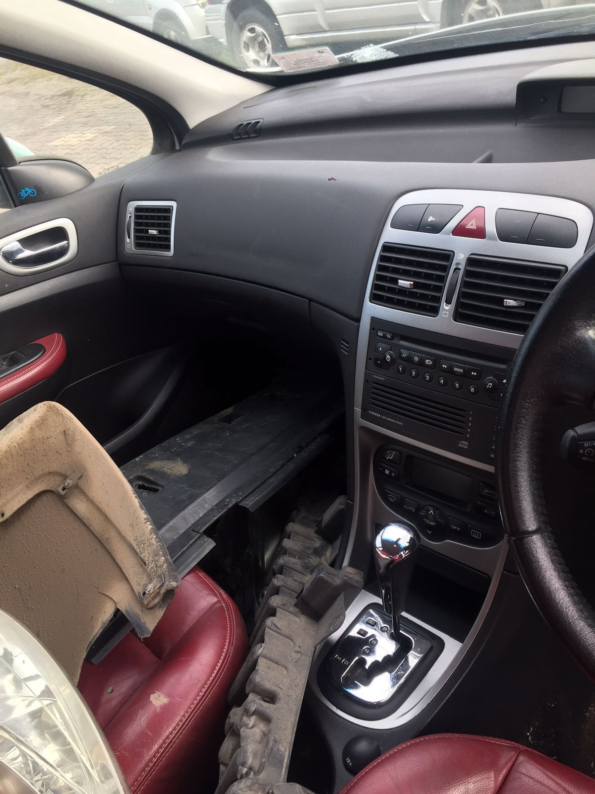 2004 PEUGEOT 307 HATCH 12/01- 9203AS LEFT REAR DOOR WINDOW