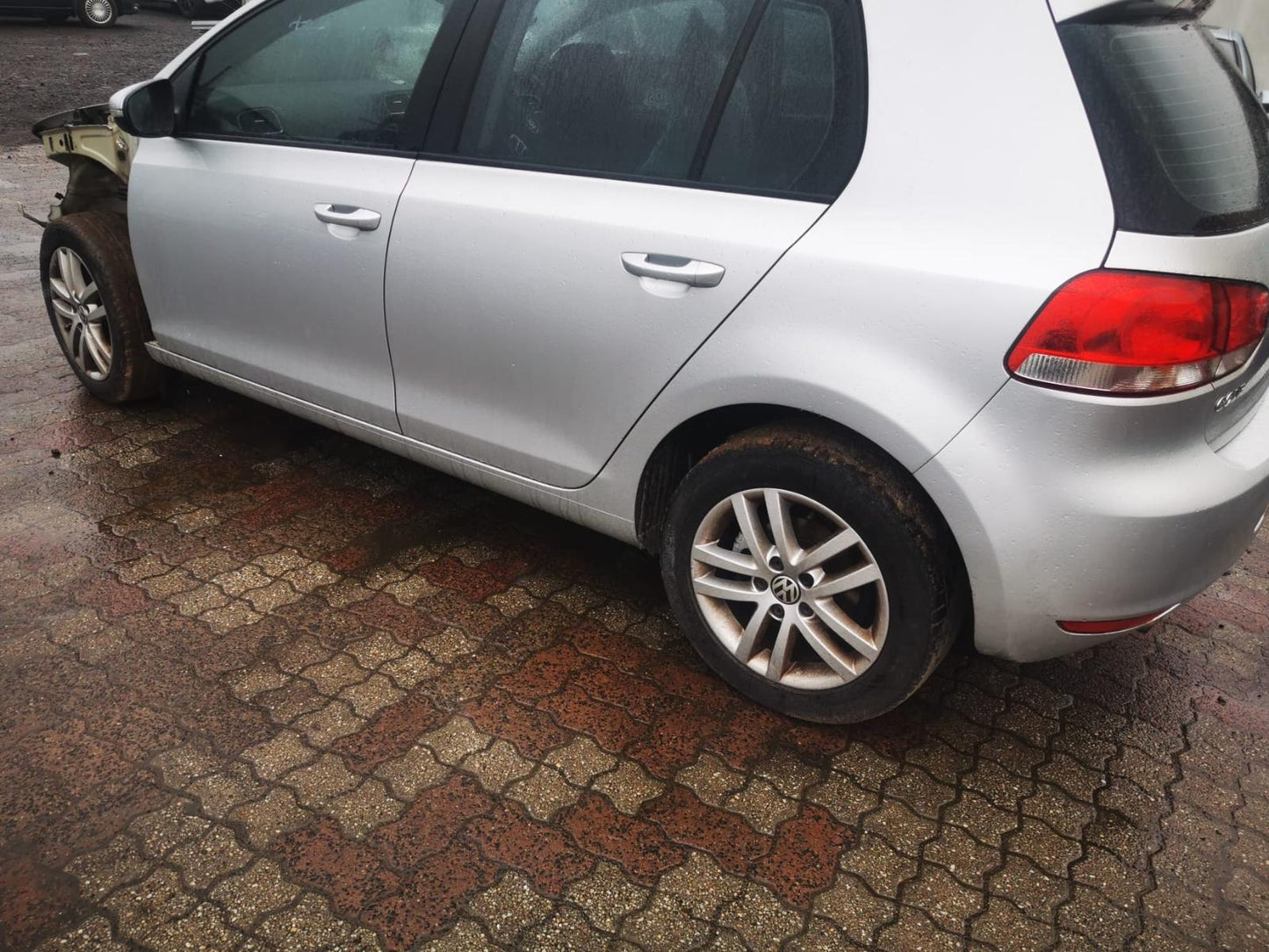 2013 VOLKSWAGEN GOLF GEN 6, 5DR HATCH, 12/08-03/13 5K6845025C LEFT REAR DOOR WINDOW