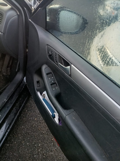 2015 VOLKSWAGEN JETTA RIGHT FRONT DOOR LOCK, P/N 5K2837016D, 1B, 02/11-12/17 5K2837016D DOOR BOOT GATE LOCK