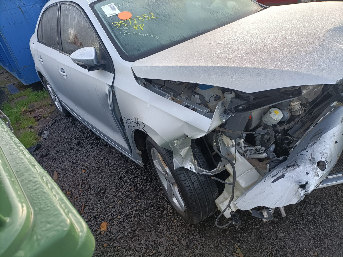2013 VOLKSWAGEN JETTA 1B, 02/11-12/17 5C6837462E RIGHT FRONT WINDOW REG MOTOR