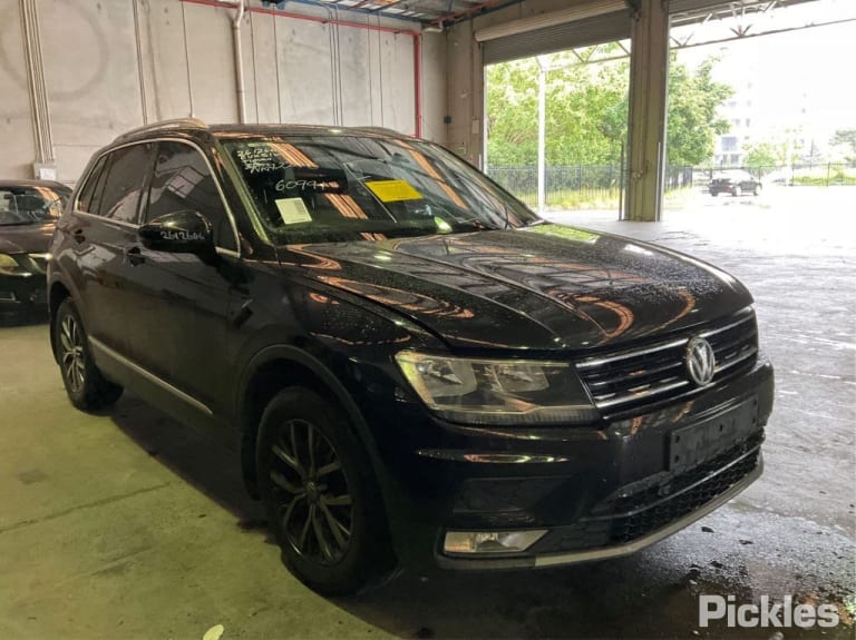 2016 VOLKSWAGEN TIGUAN 5NA, DARK TINT TYPE, 06/16- 5NA845025 LEFT REAR DOOR WINDOW