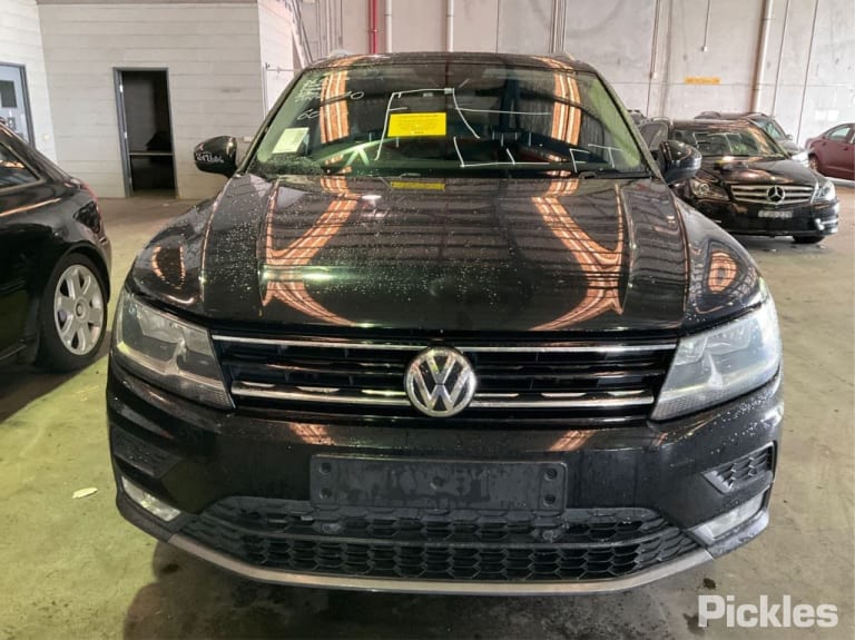 2016 VOLKSWAGEN TIGUAN 5NA, DARK TINT TYPE, 06/16- 5NA845025 LEFT REAR DOOR WINDOW