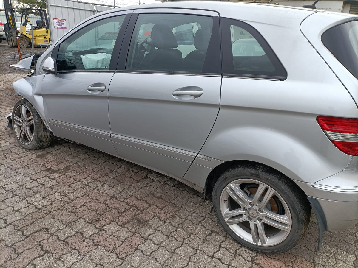 2011 MERCEDES B CLASS W245, 03/05-06/11 A1697302205 RIGHT REAR DOOR