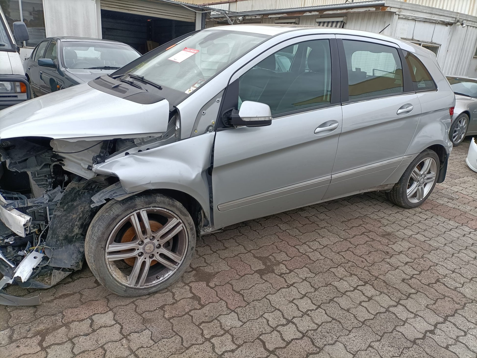 2011 MERCEDES B CLASS W245, 11/05-06/11 A1697250200 RIGHT FRONT DOOR WINDOW