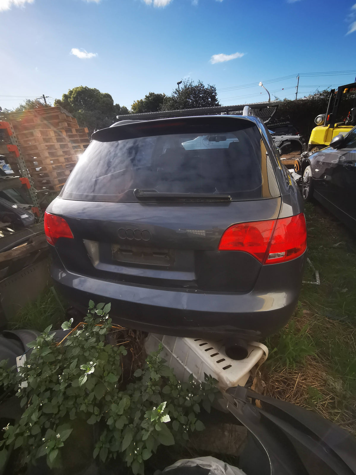 2005 AUDI A4 B7 (A4), WAGON, 11/04-03/08 8E0831052J RIGHT FRONT DOOR