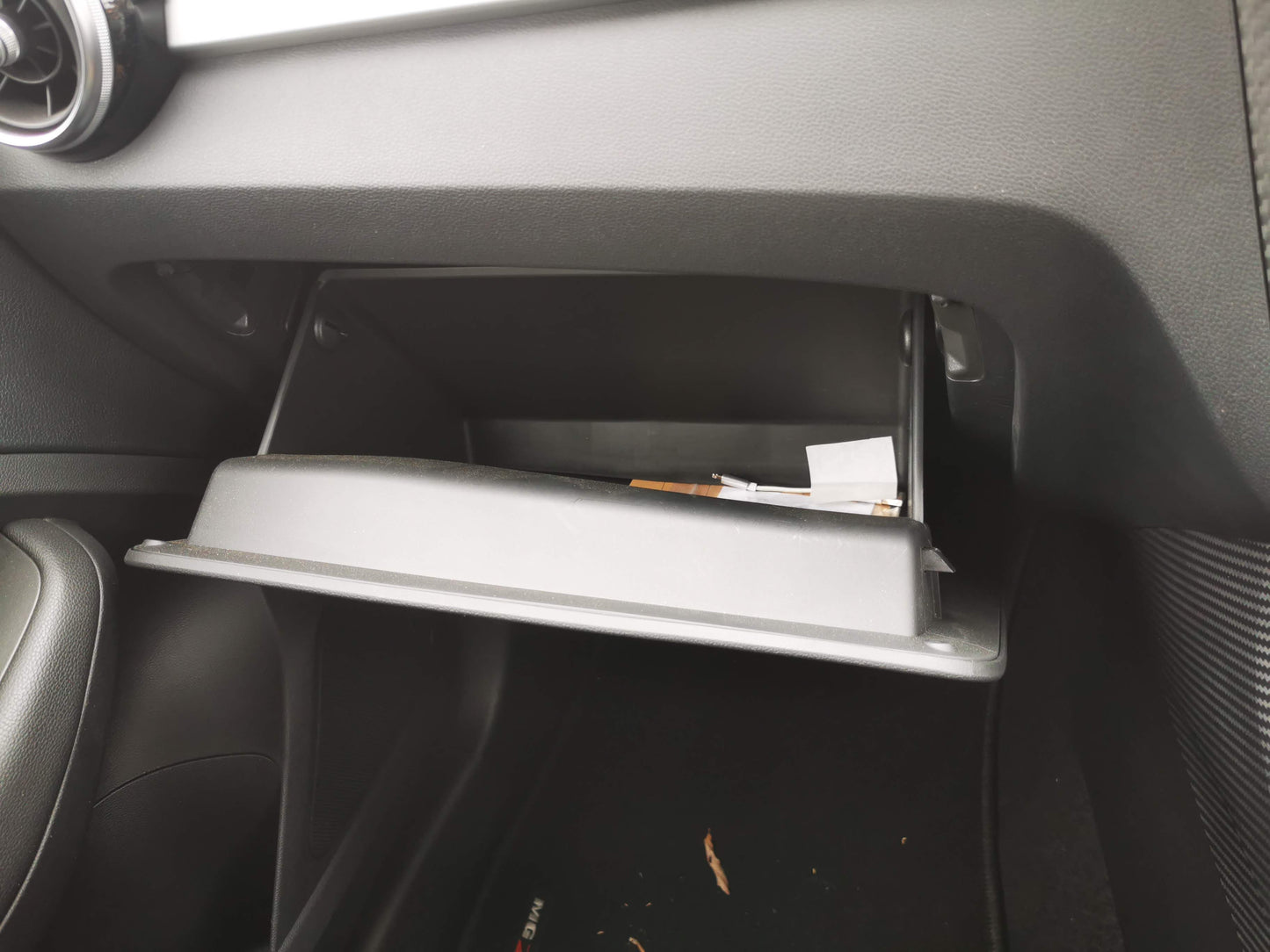 2019 MG ZS AZS1, 09/17-  TAILGATE HANDLE