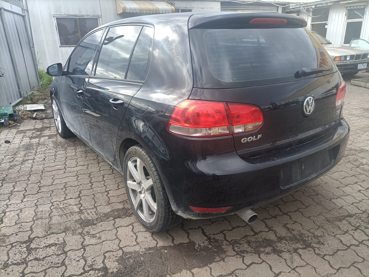 2012 VOLKSWAGEN GOLF RIGHT FRONT DOOR LOCK, GEN 6, HATCH/CABRIO, P/N 5K2837016D, 10/08-01/16 5K2837016D DOOR BOOT GATE LOCK