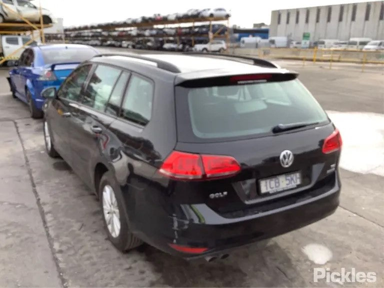 2014 VOLKSWAGEN GOLF GEN 7, WAGON/ALLTRACK, 08/13-08/20 5G9833055D LEFT REAR DOOR SLIDING