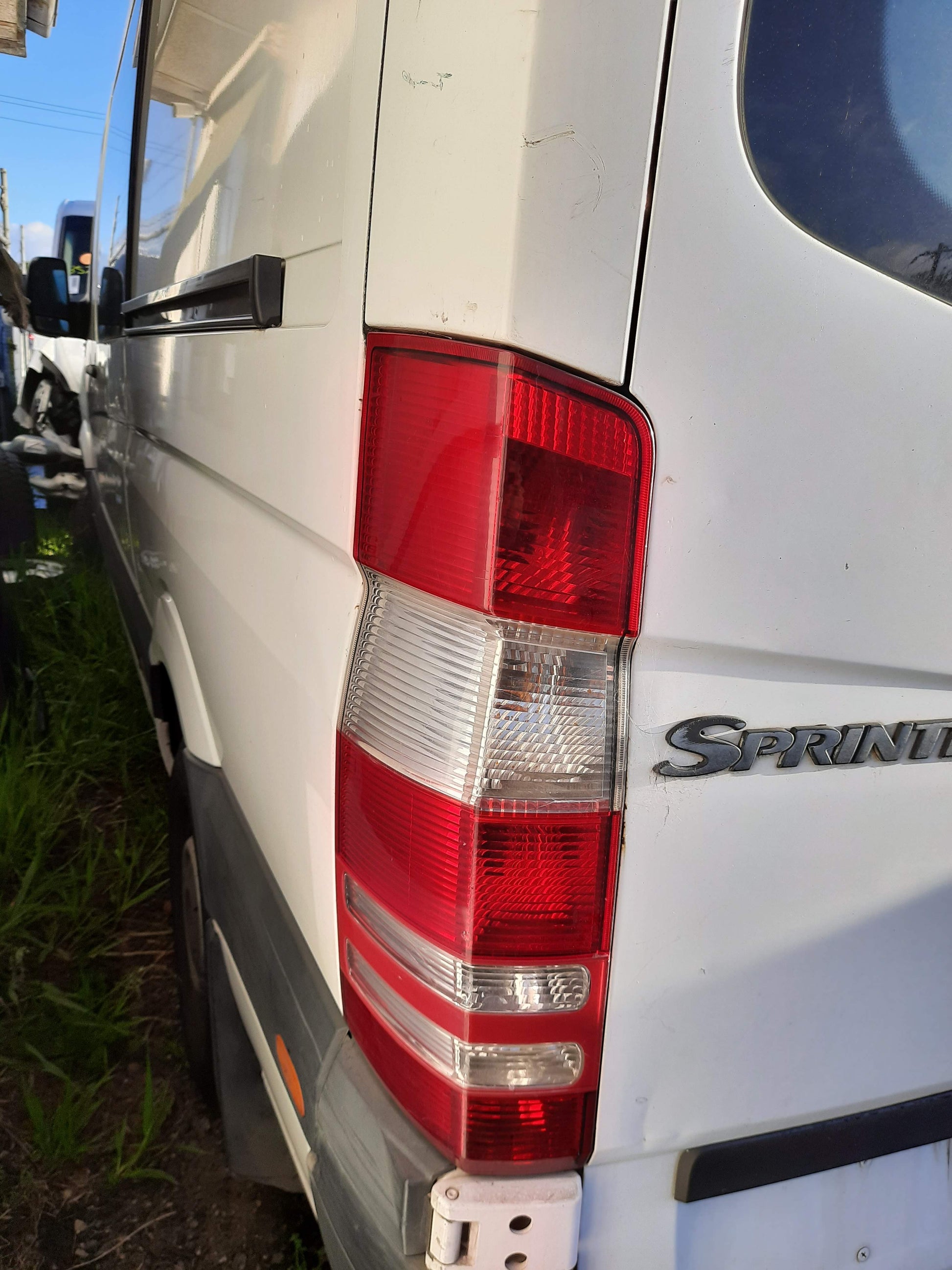 2009 MERCEDES SPRINTER VAN 10/06-04/18 A9068200001 COURTESY LIGHT