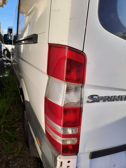 2009 MERCEDES SPRINTER VAN 10/06-04/18 A9068200001 COURTESY LIGHT