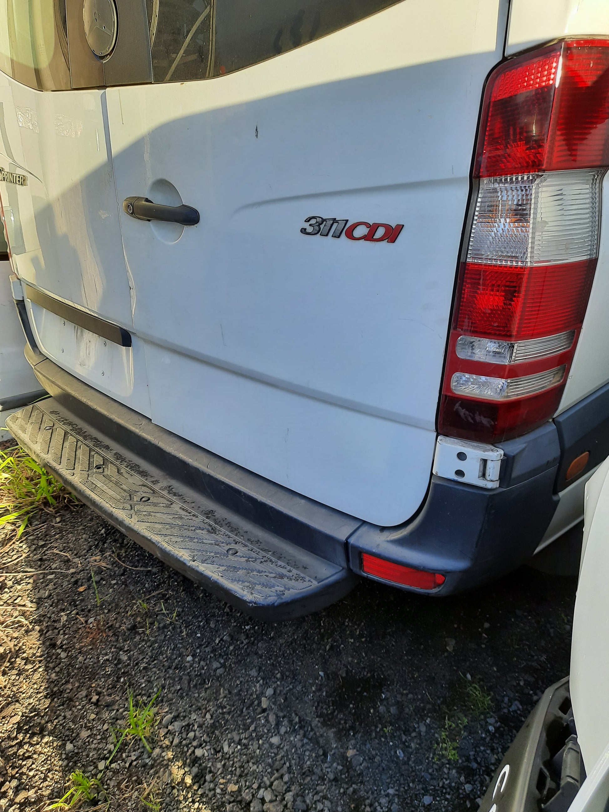 2009 MERCEDES SPRINTER VAN 10/06-04/18 A9068200001 COURTESY LIGHT