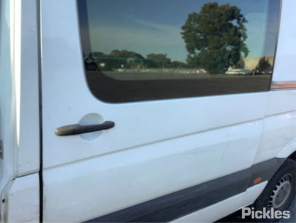 2009 MERCEDES SPRINTER VAN 10/06-04/18 A9068200001 COURTESY LIGHT