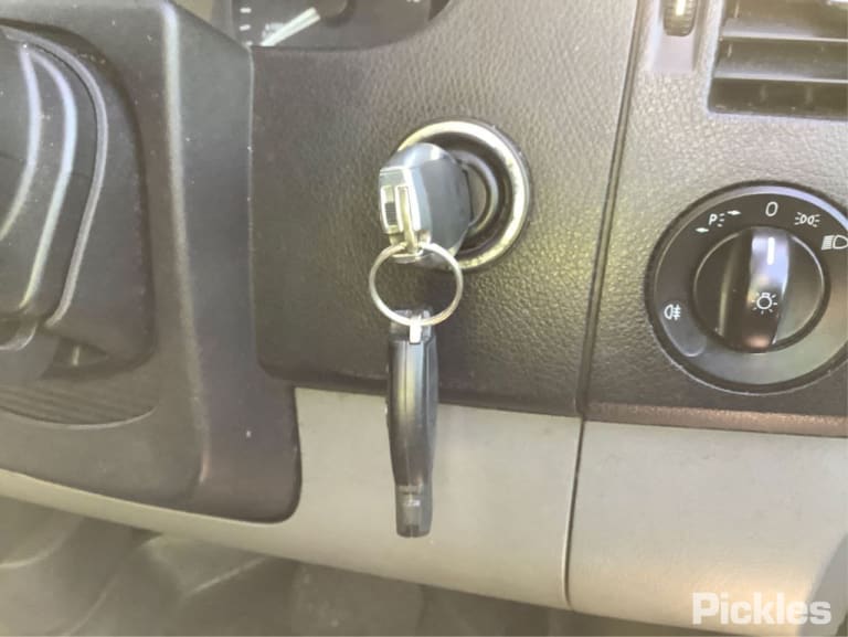 2009 MERCEDES SPRINTER VAN 10/06-04/18 A9068200001 COURTESY LIGHT