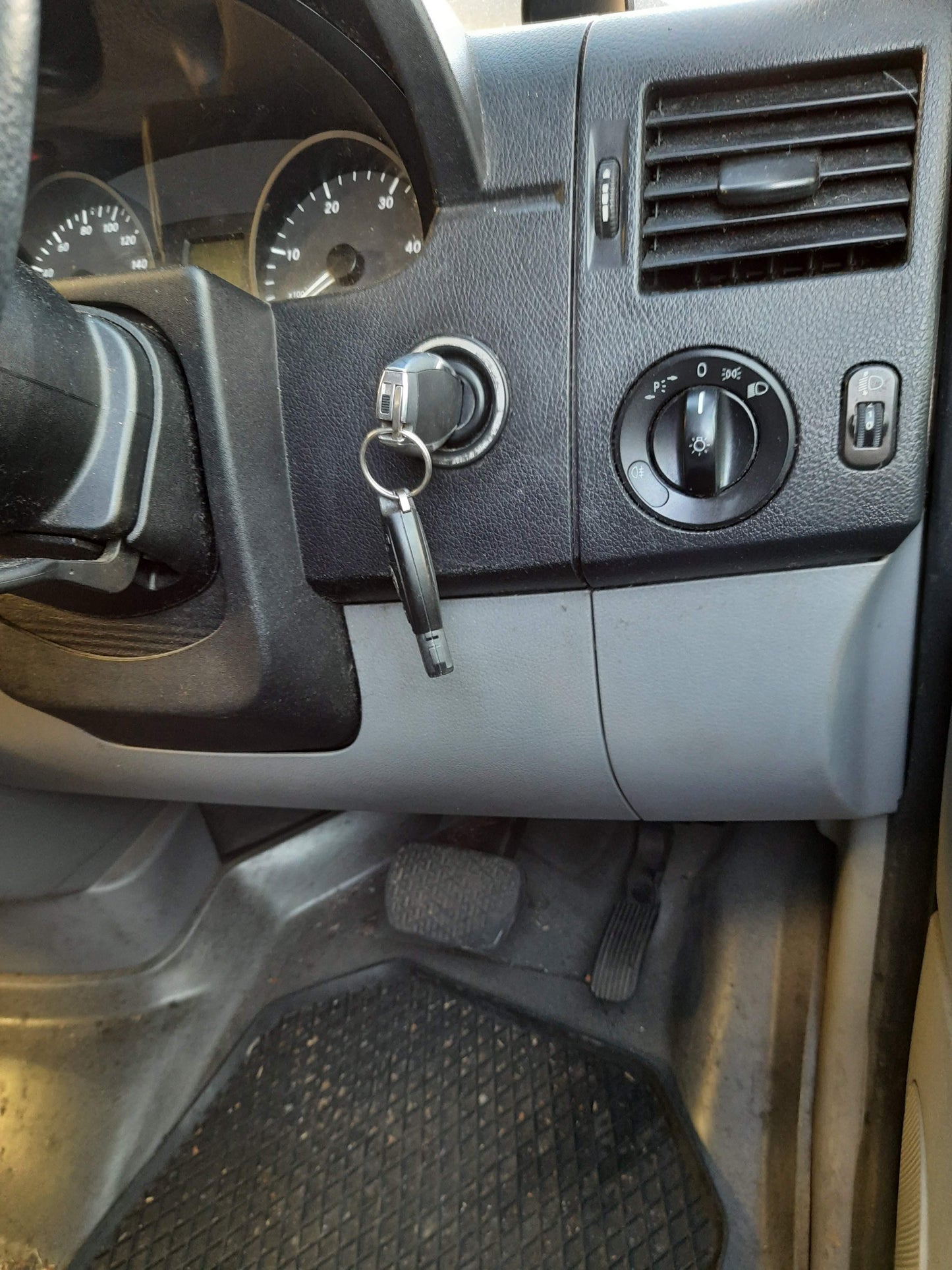 2009 MERCEDES SPRINTER VAN 10/06-04/18 A9068200001 COURTESY LIGHT