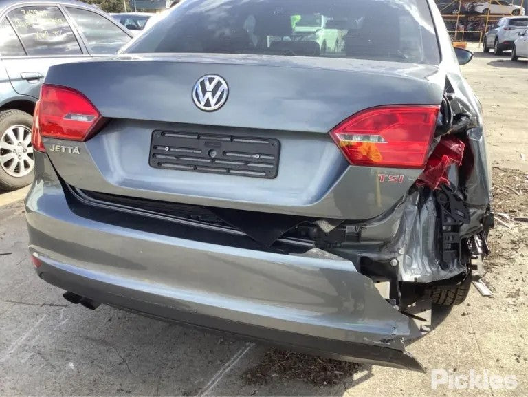 2014 VOLKSWAGEN JETTA 1B, IN BODY, W/ HALOGEN TYPE, 02/11-10/14 5C6945095E LEFT TAILLIGHT