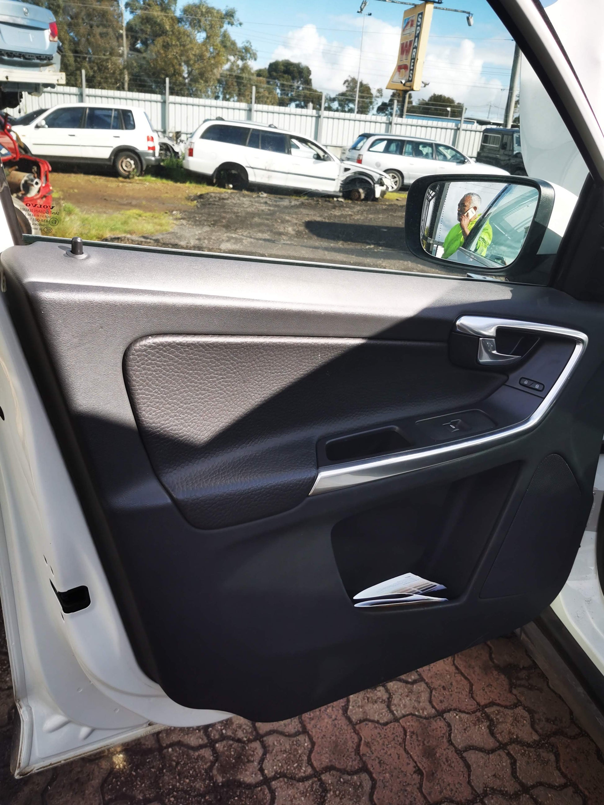 2012 VOLVO XC60 LEFT REAR DOOR LOCK, W/ KEYLESS TYPE, DZ, 02/09-04/17 31253918 DOOR BOOT GATE LOCK