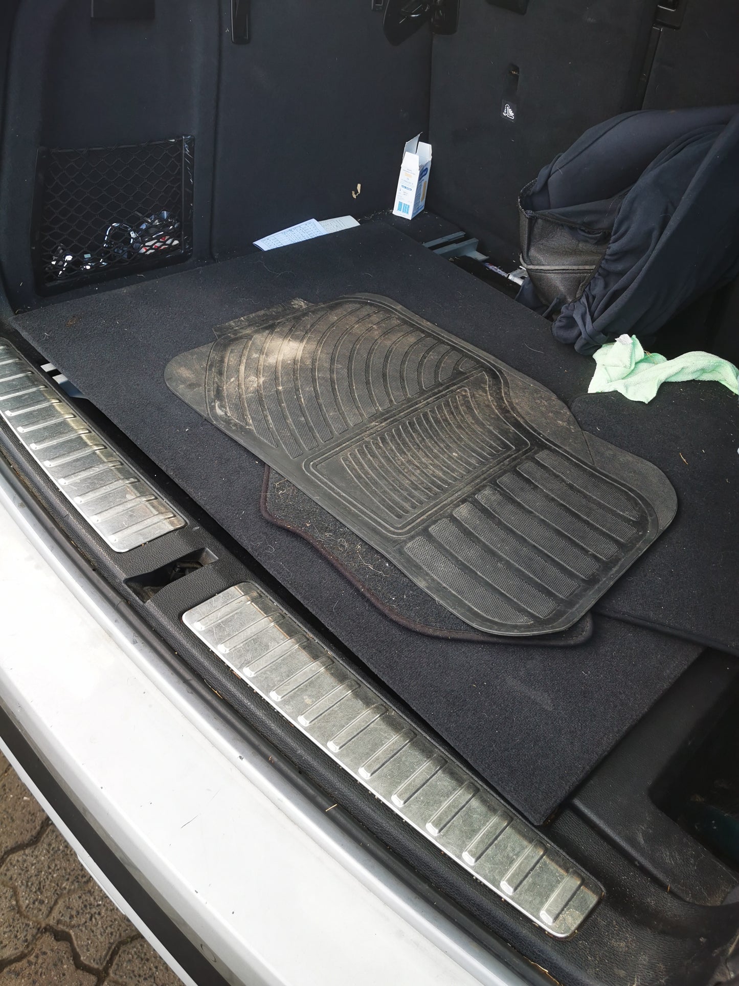 2014 BMW X3 F25, 03/11-07/17 63117317408 MISC SWITCH RELAY