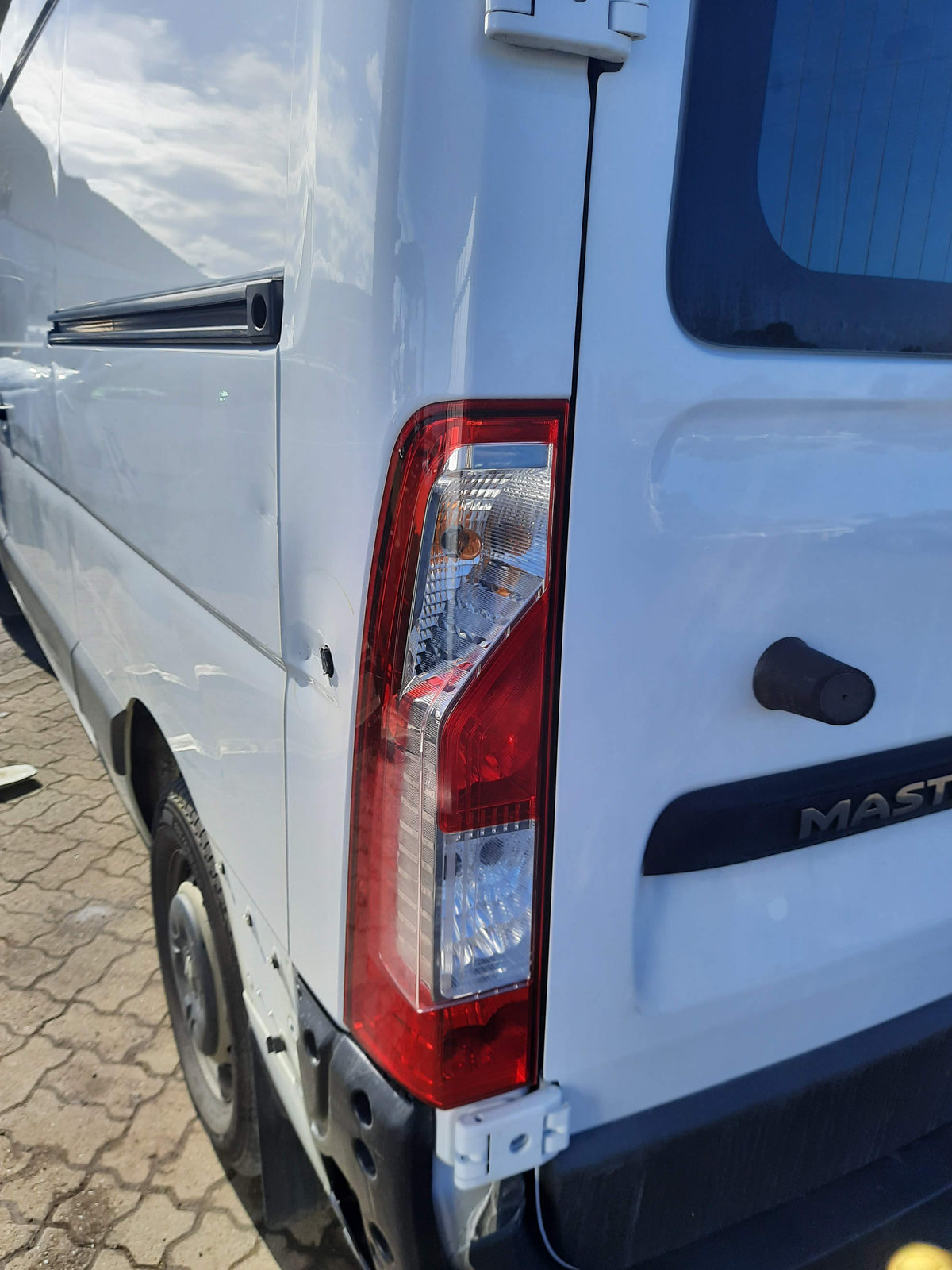 2020 RENAULT MASTER FUEL DOOR, X62, 09/11- 7701209654 FUEL DOOR FILLER