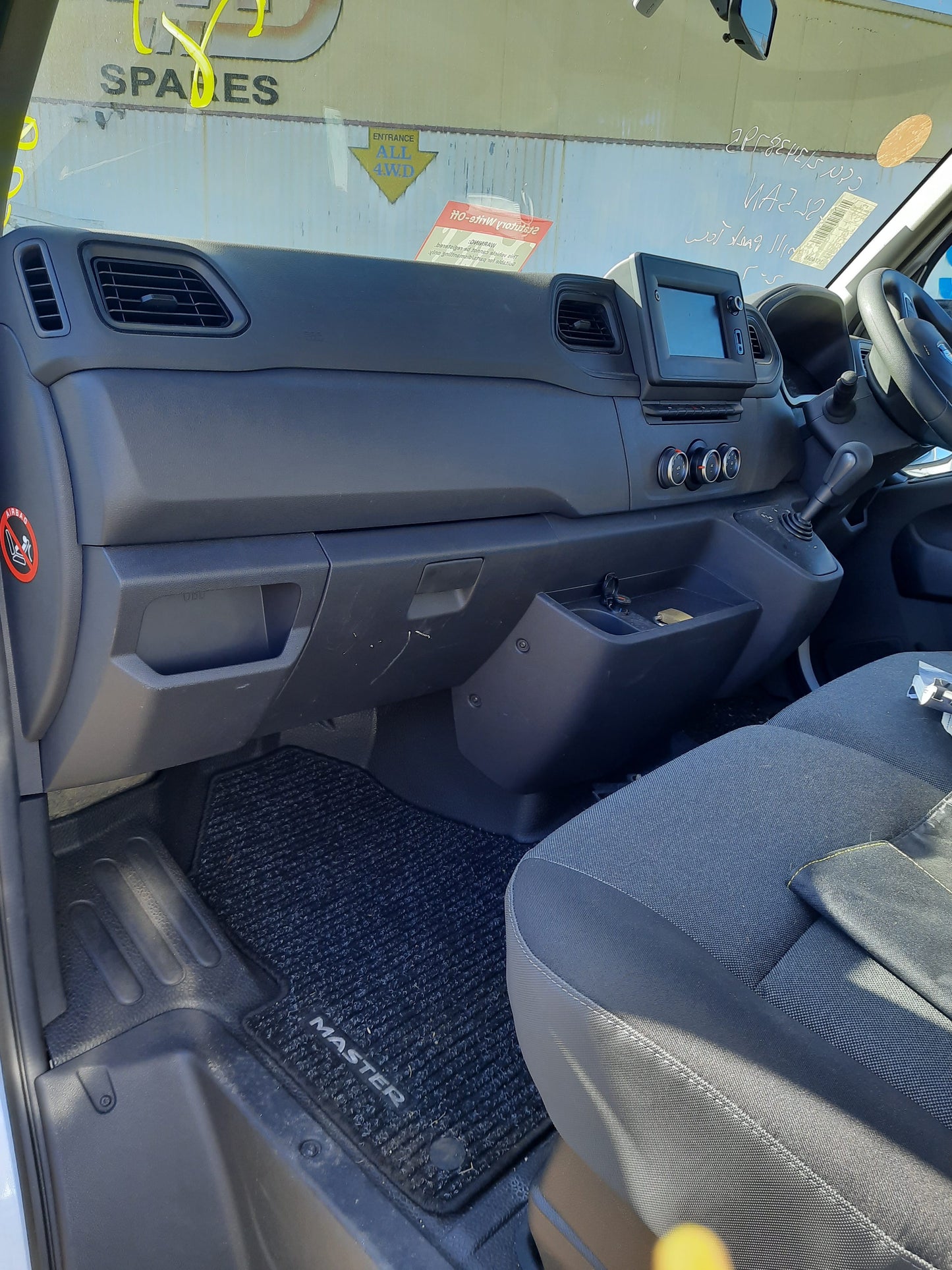 2020 RENAULT MASTER FUEL DOOR, X62, 09/11- 7701209654 FUEL DOOR FILLER