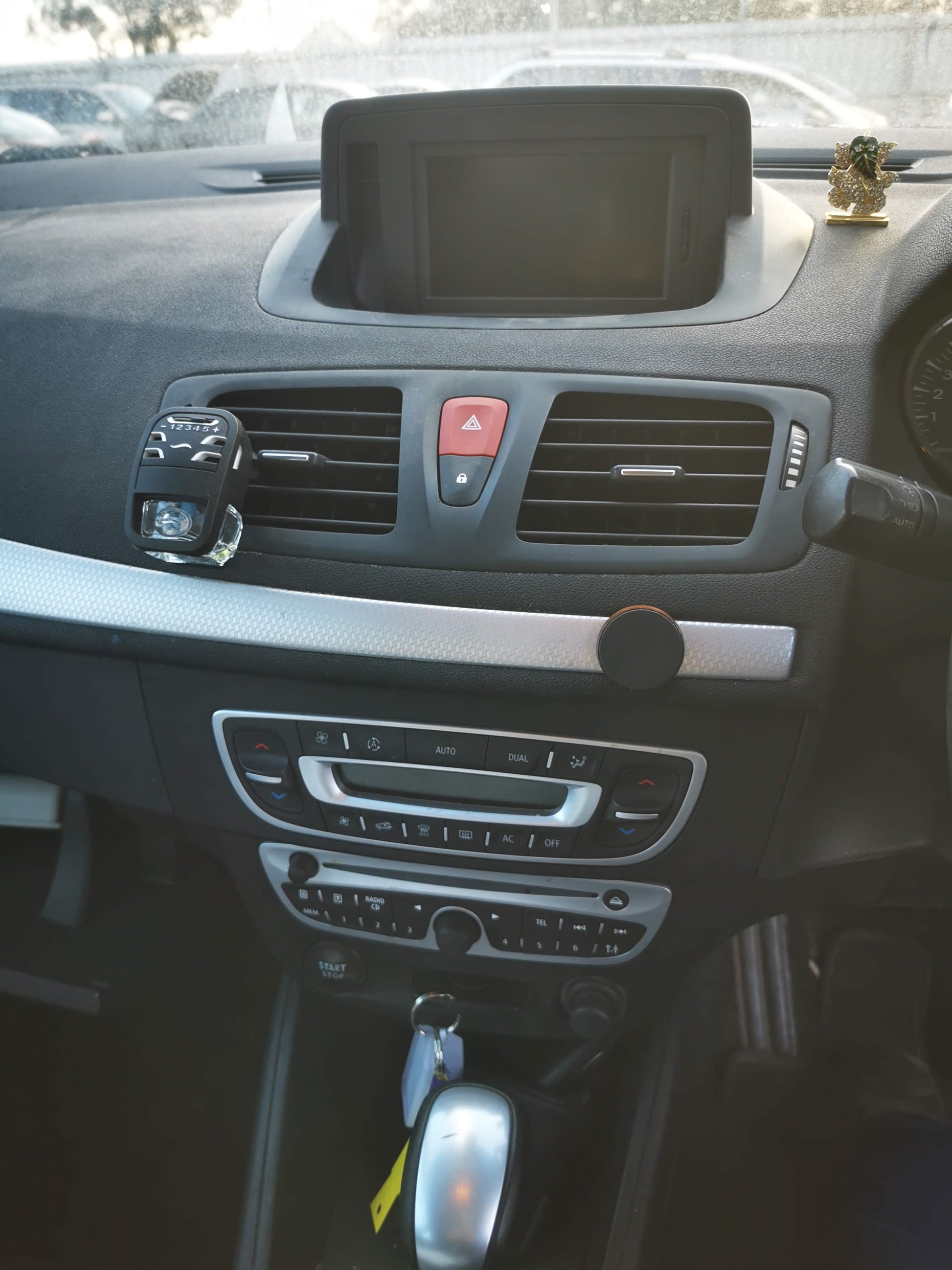 2011 RENAULT FLUENCE X38 09/10-01/16 275100019R HEATER AC CONTROLS