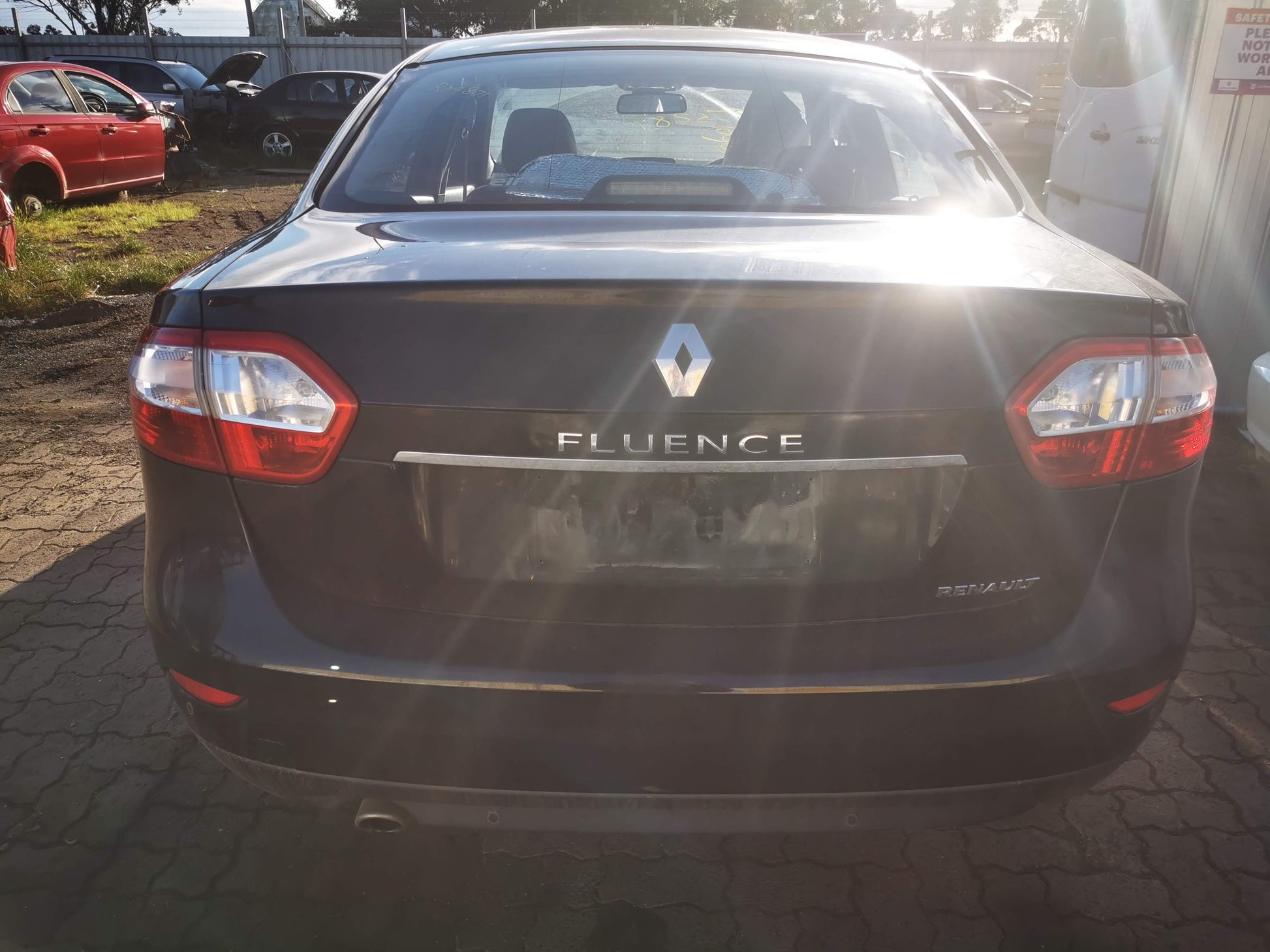 2011 RENAULT FLUENCE X38, 09/10-01/16 631007618R RIGHT GUARD