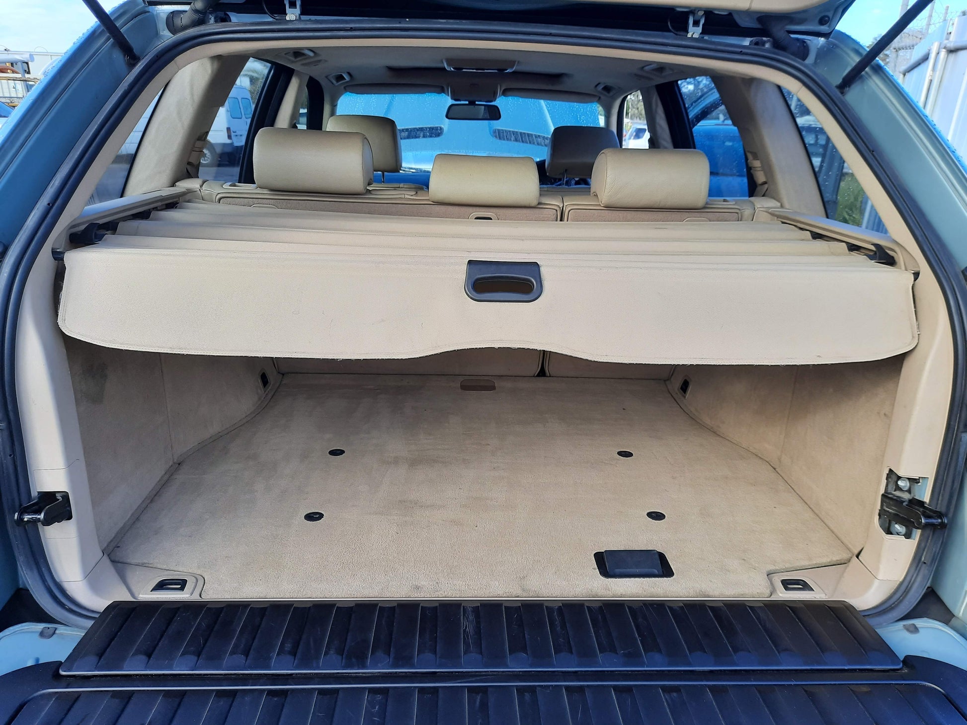 2001 BMW X5 E53, SINGLE GLAZE, 11/00-08/06  LEFT REAR DOOR WINDOW