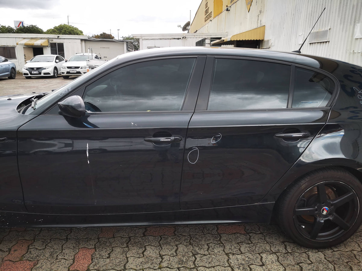 2004 BMW 1 SERIES E87, HATCH, PLAIN TYPE, 10/04-09/11 51127058465 R BAR BRACKET REINFO