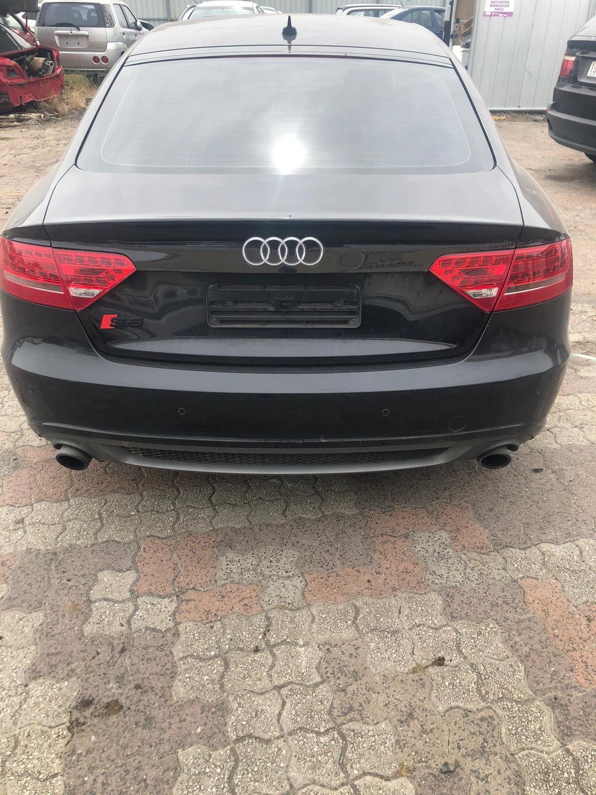 2010 AUDI A5/S5 RIGHT REAR DOOR LOCK, 8T, SINGLE ROW (6 PIN), P/N 8K0839016C, 10/09-11/16 8K0839016C DOOR BOOT GATE LOCK