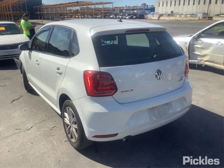 2016 VOLKSWAGEN POLO 6R, COMFORTLINE/TRENDLINE/BEATS, NON PARK SENSOR TYPE, 05/14-09/17  REAR BUMPER