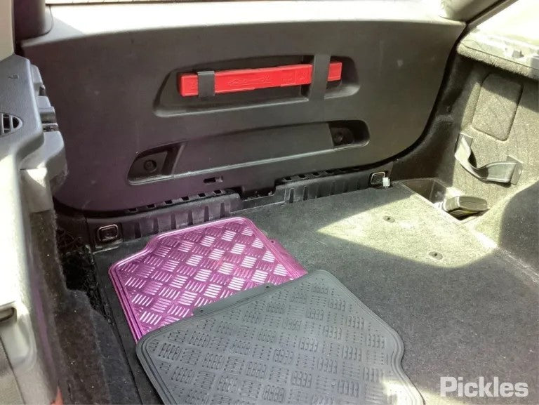 2010 BMW X1 E84, 04/10-07/15 51352990299 LEFT REAR DOOR WINDOW