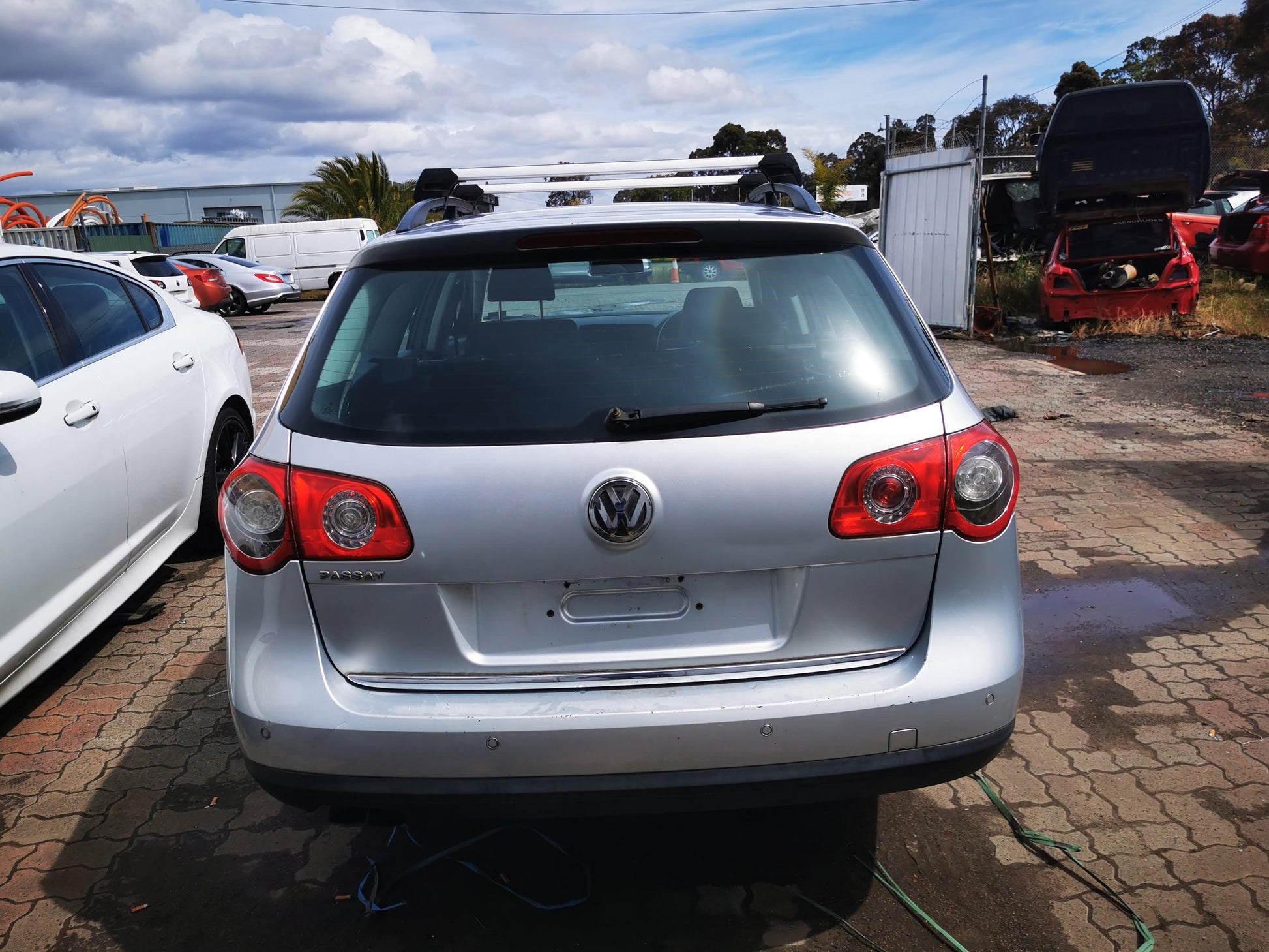 2008 VOLKSWAGEN PASSAT 3C/MK6 B6, WAGON, 03/06-10/09 3C2837461H LEFT FRONT WINDOW REG MOTOR